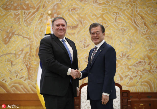 美国务卿蓬佩奥访问韩国 向文在寅通报朝美会晤情况
