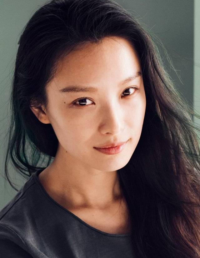 这六位分别是春夏,汤唯,倪妮,松冈茉优,有村架纯,科洛·莫瑞兹.