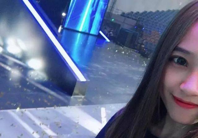 LPL裁判小姐姐归属引网友热议!