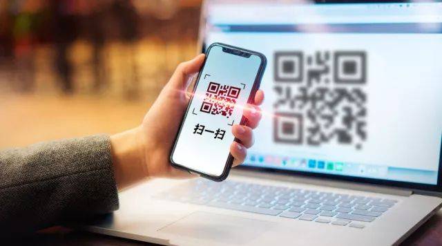 邮件、短信等渠道提供的银行网站。避免进入钓鱼网站案例3（慎扫二维码）陈女士经常网购。最近找到一家网店