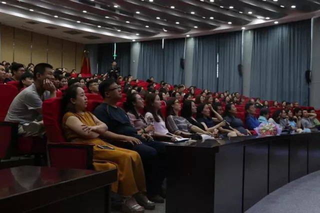 室主任胡超峰 导演系教师王玉坤,张翼,任阳梅,秦秀宇,梁慧亭,贺圣杰