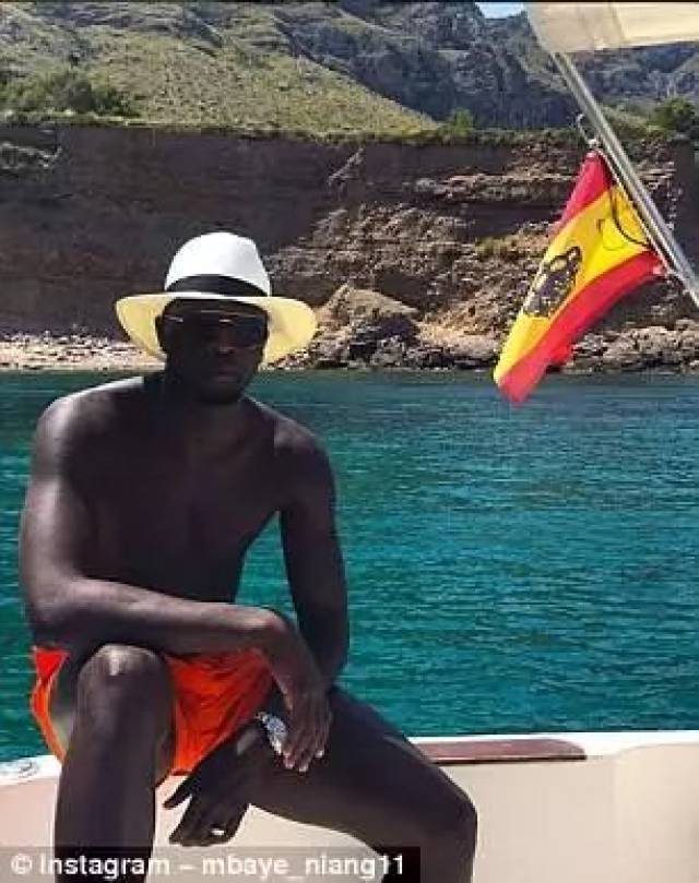 拿破仑老乡征服 终极花花公子女郎,墨西哥五