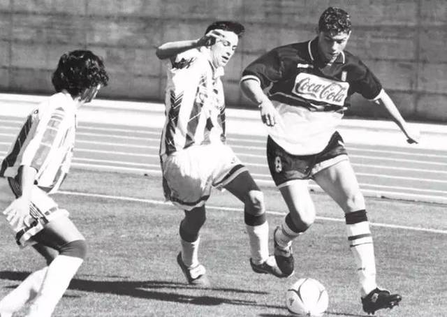 踢完最后一场世界杯,C罗就要结婚了!当年贫民