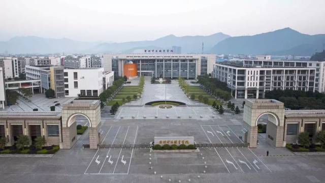 school 浙江安防职业技术学院 此图片来自网络 04.