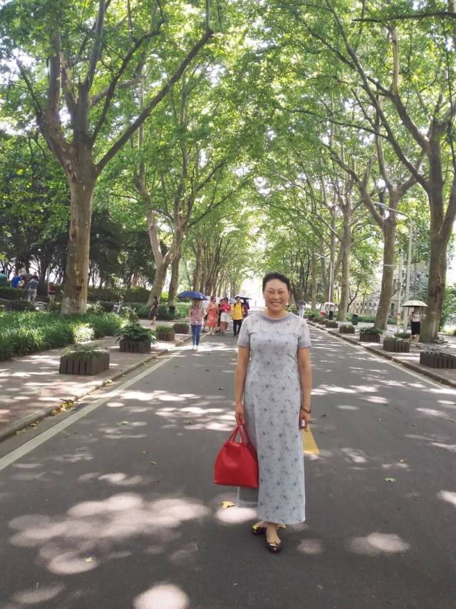 王彩琴,外国语学院教授,学校推荐的2018年河南省最美教师候选人.