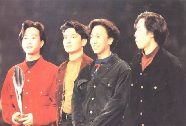 1998年,beyond将《情人》改编成国语版