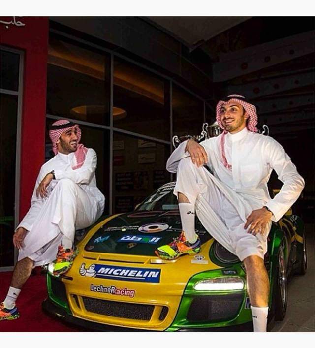 沙特虽然输了,但是他们举手的一瞬间,赢了全世