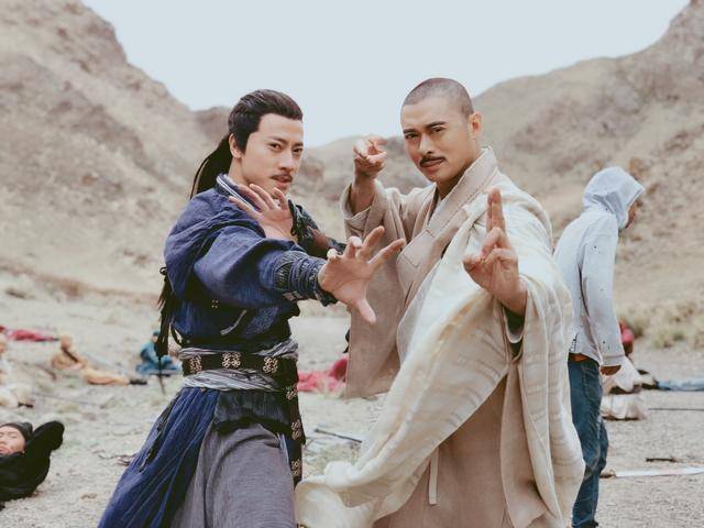 在新版《倚天屠龙记》中,阮圣文饰演殷野王,武功刚猛,身法矫健;但心性