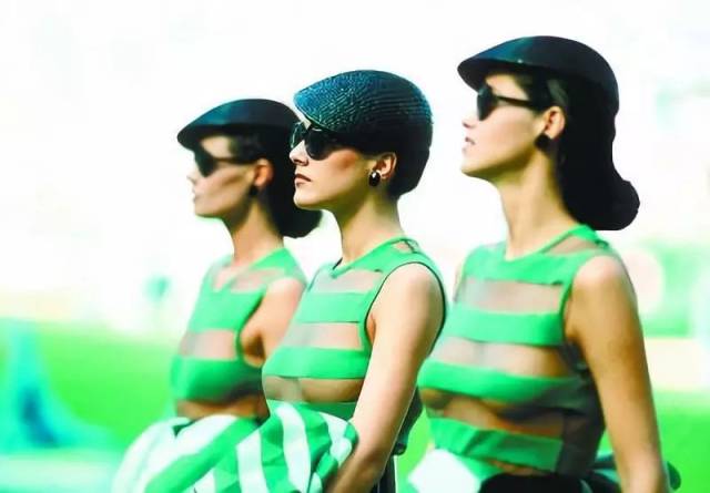 多少岁不再是青年 9f932f25cc7542e4983fbc92f95dea8f.jpeg