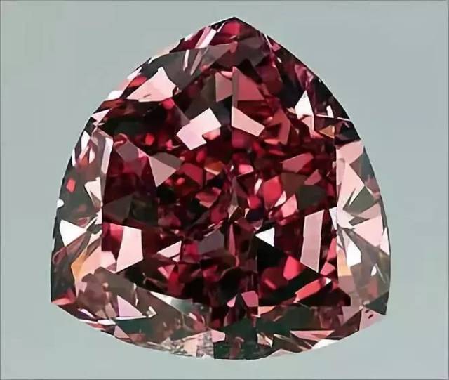 9. 穆塞耶夫红钻(the moussaieff red diamond),700万美元