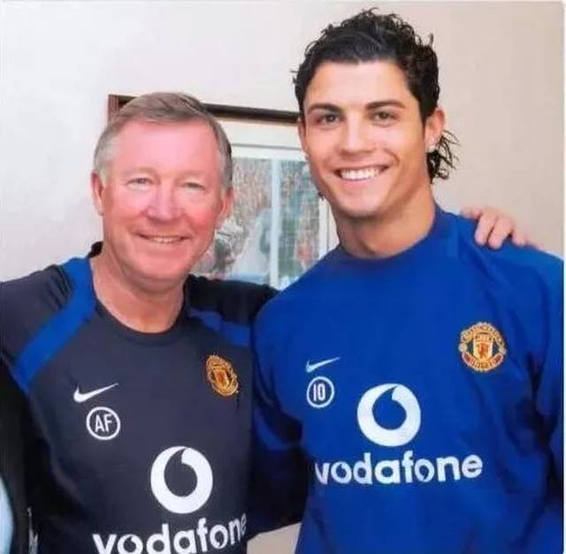 踢完最后一场世界杯,C罗就要结婚了!当年贫民