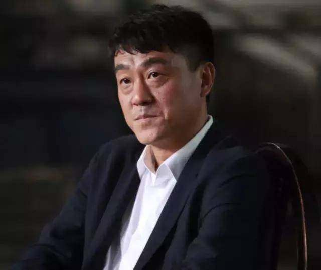 4,何冰,北京人民艺术剧院演员,国家一级演员.