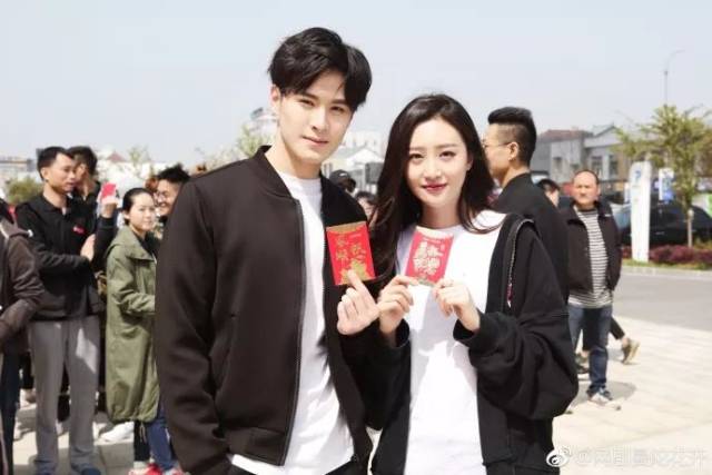 撩汉手段高明,演反派也实力吸粉,《泡沫之夏》里的方锦华大概是隐藏的