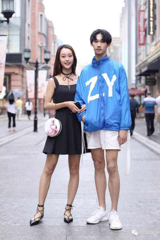 武汉街拍No.33 | 情侣、闺蜜出门应该穿，才够搭?