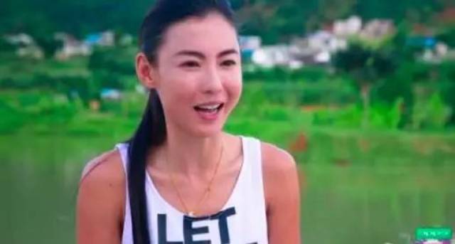 而一旦注射苹果肌,不管你胖瘦,不管你笑不笑,它就在那里