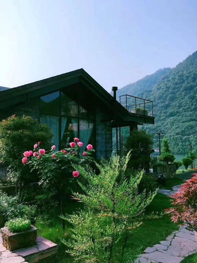 长阳把民宿经济培育成为乡村振兴的新亮点,向全域旅游