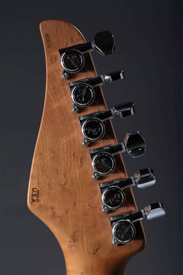 琴桥:gotoh 510两点式琴桥,开槽,镀铬 琴颈材质:3a烤雀眼枫木