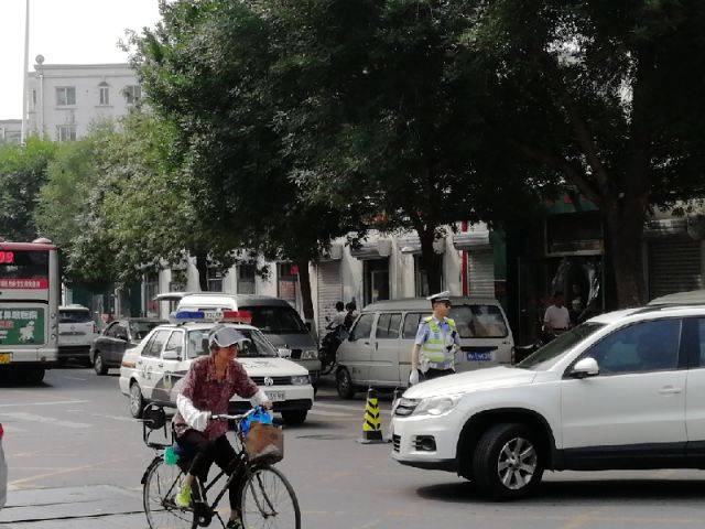 2018年天津中考作文题:以亲切的怀恋为话题