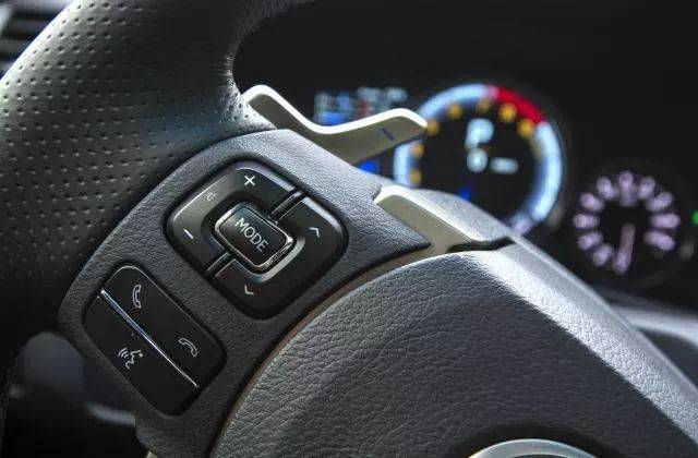 手动挡最有乐趣?换挡拨片表示不服!