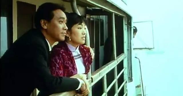 其实尔冬升最初就是以主演楚原的《三少爷的剑》成名的,年轻时也是迷