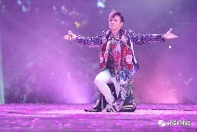 胡定欣为张敬轩演唱会做嘉宾,太子妃上身直播《深宫计》