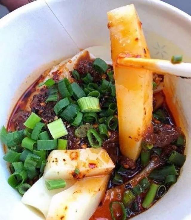 他家凉粉分黄凉粉,白豌豆和凉粉特色3种,各有各的凉粉.abb垛码机操作说明书图片