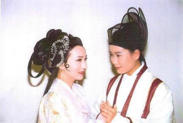 《帝女花》最早的是1980年的电视剧《武侠帝女花》,米雪演长平公主.