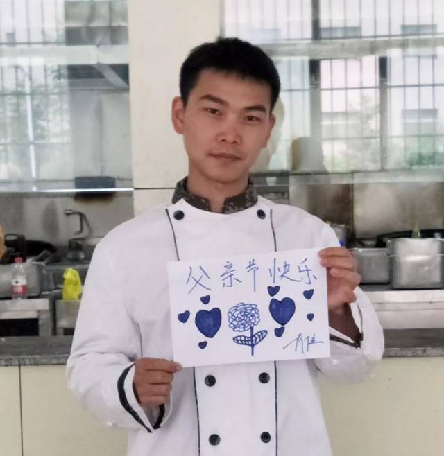 【特别关注】这个“背影”很孤独!(附省军区官兵祝福视频)