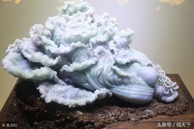 3吨玉雕白菜3.6亿元?网友:弱爆了!1.5公斤翠玉白菜是镇馆之宝