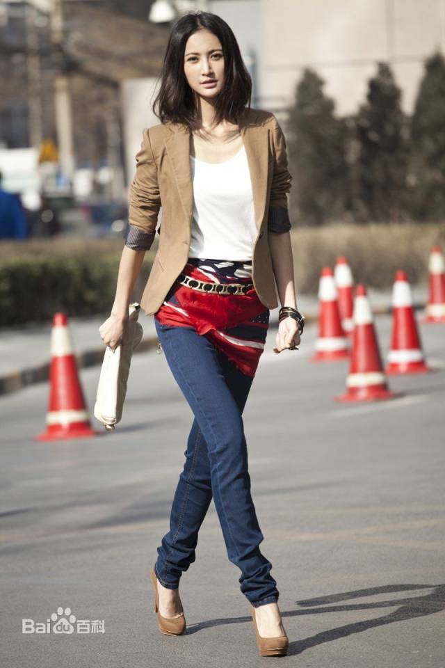 张馨艺:兼具演技和时尚气质的女演员_手机搜狐网