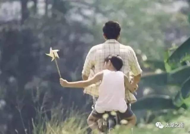 感人的父亲节沙画:父爱如山