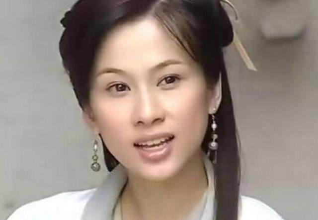 当42岁文颂娴遇上43岁佘诗曼，网友:自然老去的脸看着就是高级