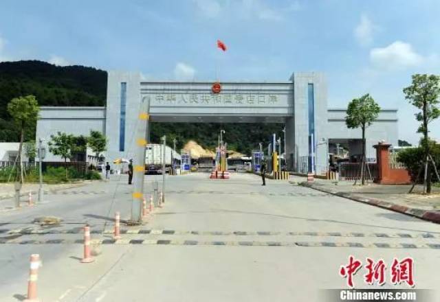 卢毅权 摄 6月日,位于的广西崇左市宁明县爱店公路口岸