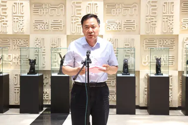 淄博市人民政府外事侨务办公室主任田建民致辞 山河锦绣聚鸿儒,浓墨