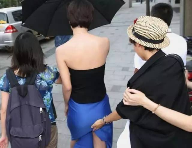 最"尴尬"的防走光:白百合不雅,柳岩遮不住,看见图4我笑了!
