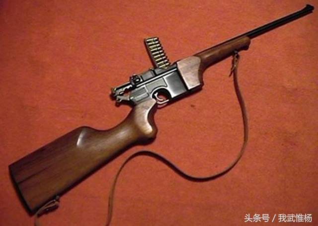 驳壳枪是枪械史上的第一代自动手枪