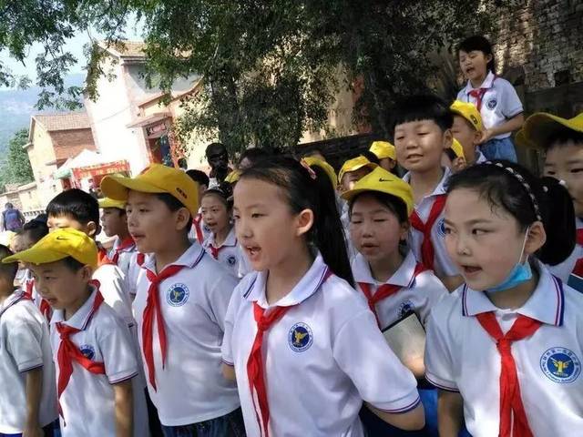 【林州一实小《星星之光》总第126期】安全教育大宣讲 关爱青少年儿童