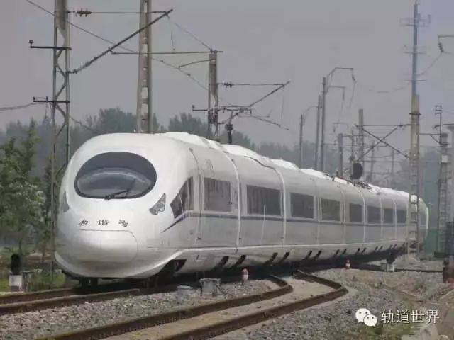 在上海世界博览会中国铁路馆展出的crh380a头车