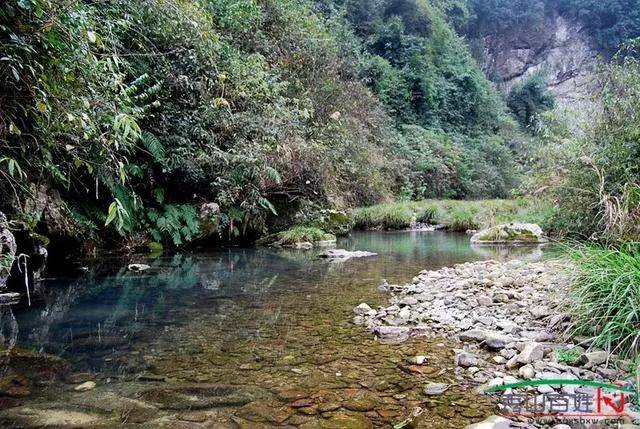 传奇村寨神秘秀山秀山最大插花地石堤渔洞