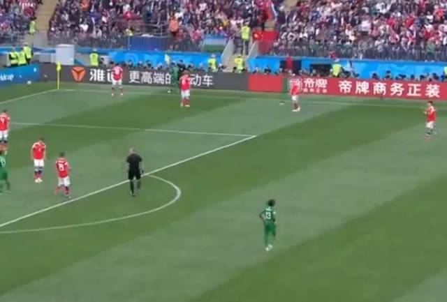 【头条】炸裂!陈奕迅在世界杯被偷拍、普京变