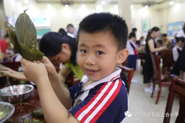 包粽子是中国端午节的粽子之一,文化也是中国历史上习俗积淀最深厚的如何用英语提问他们会做什么图片