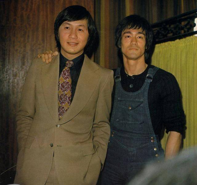 68岁谭咏麟与70岁许冠杰对比,差距真大,网友:在他面前