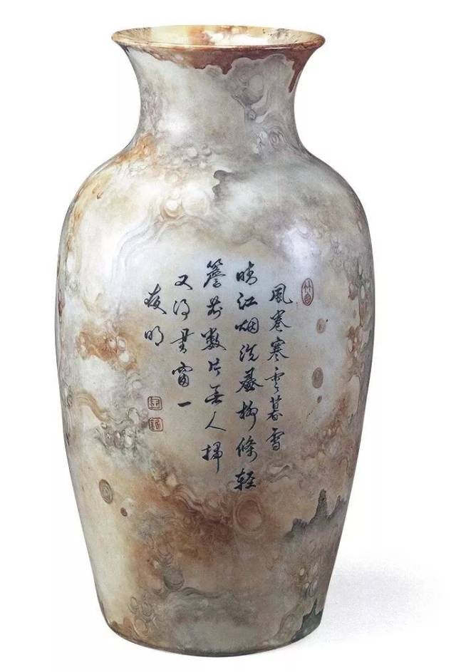 唐英擅长使用闲章装饰自治瓷器,以达点睛之妙,而且前后使用数量丰富