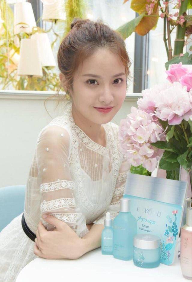 赖雨蒙凹仙女范儿连衣裙,有要翻牌的吗?