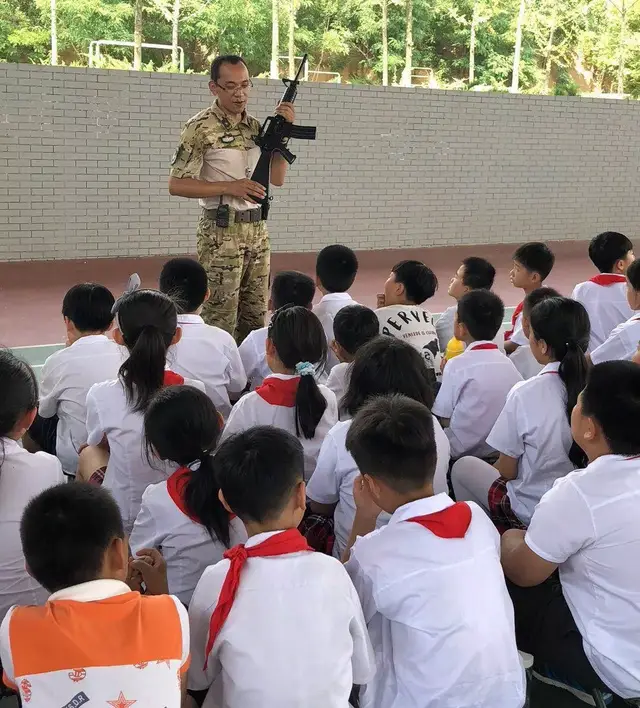 潍坊外国语学校走进红领巾少年军校