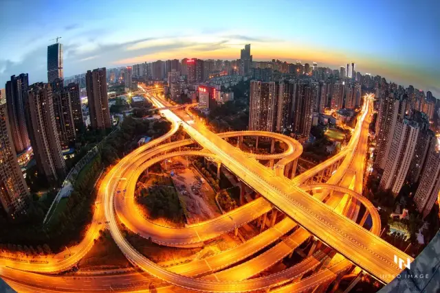 摄影丨新浪微博@摄影师张想 重庆加速国际交通枢纽建设 重庆能有如今