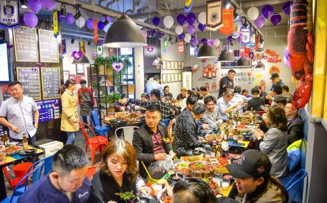 全城爆红的12家龙虾店,全都有罪!