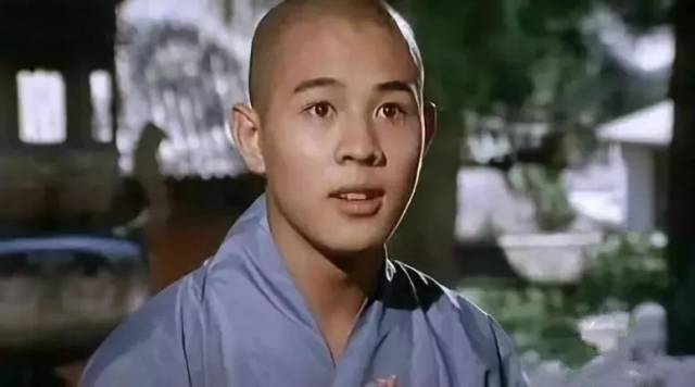 55岁李连杰近照疯传!人生下半场,其实拼的是.