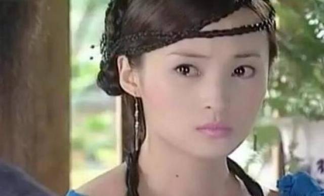十分有古典气质,她在《风云争霸》中扮演的北堂馨儿看起来温柔如水