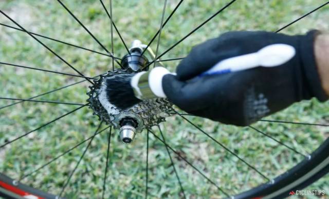 飞轮拆卸方法 61cafb9fc04e42a2a826d9bb5c709b5d.jpeg